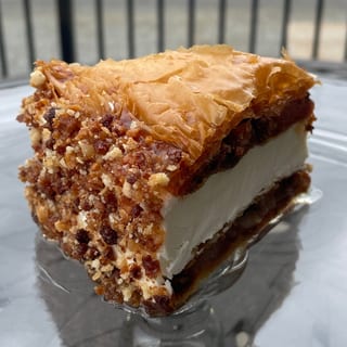 BAKLAVA CHEESECAKE